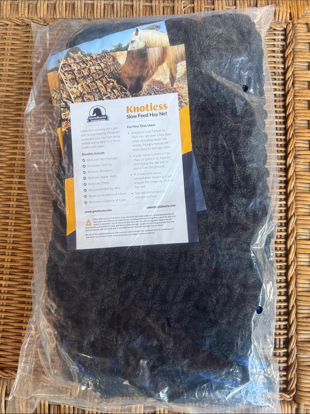 Gutzbusta Knotless Slow Feed Hay Net - Black 1 1/4”